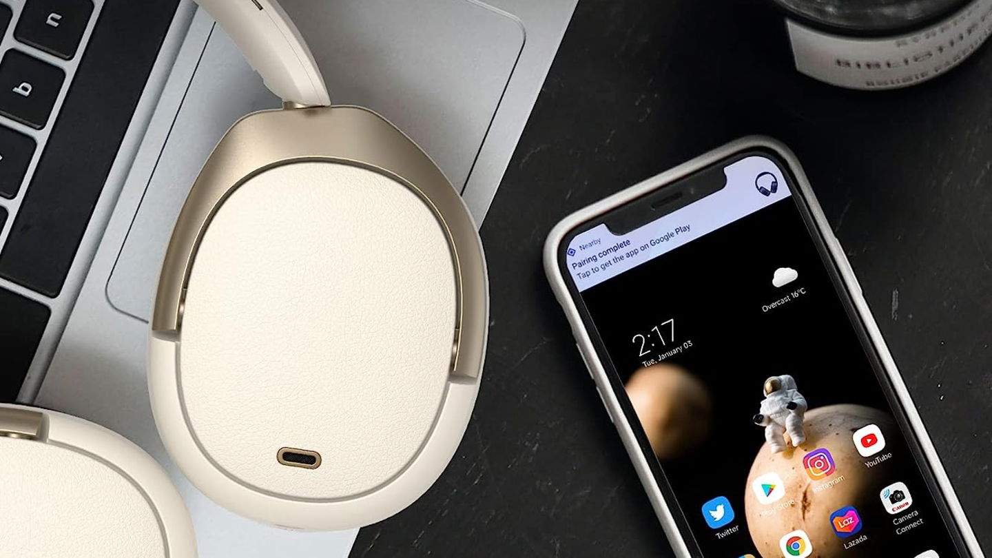 Costen 400 euros menys que els AirPods Max i ofereixen millor qualitat sonora i més bateria