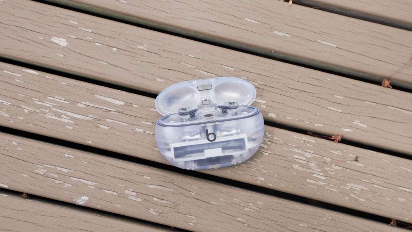 Apple lanza oficialmente sus nuevos Beats Studio Buds+ transparentes