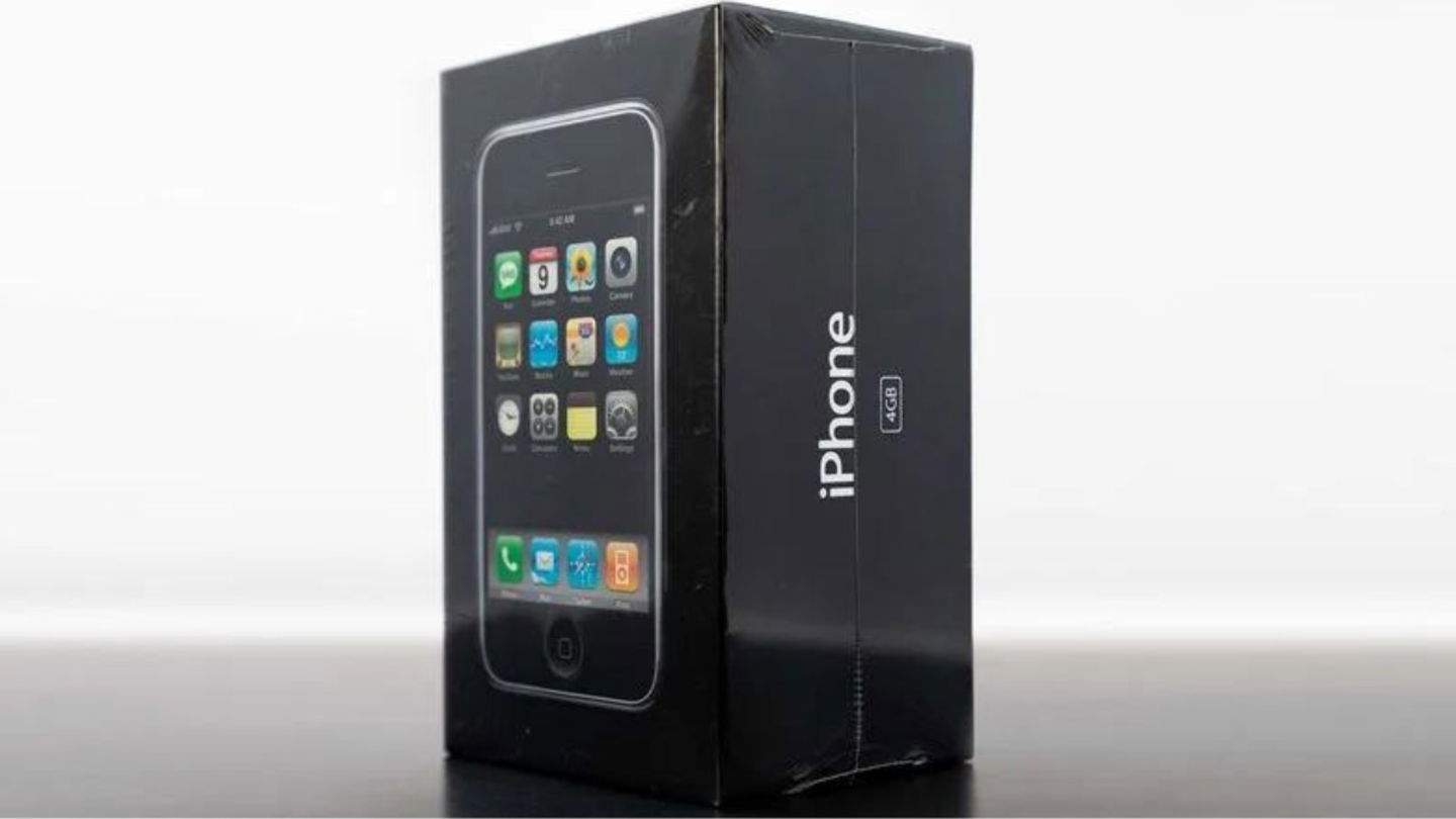 Pretenen aconseguir 100.000 dòlars per aquest iPhone original precintat