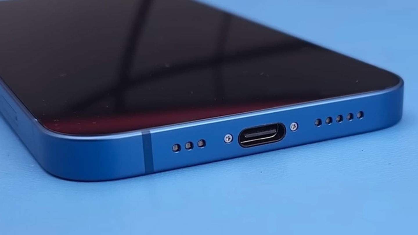 El port USB-C de l'iPhone 15 comptaria amb Thunderbolt i major velocitat de càrrega i transferència