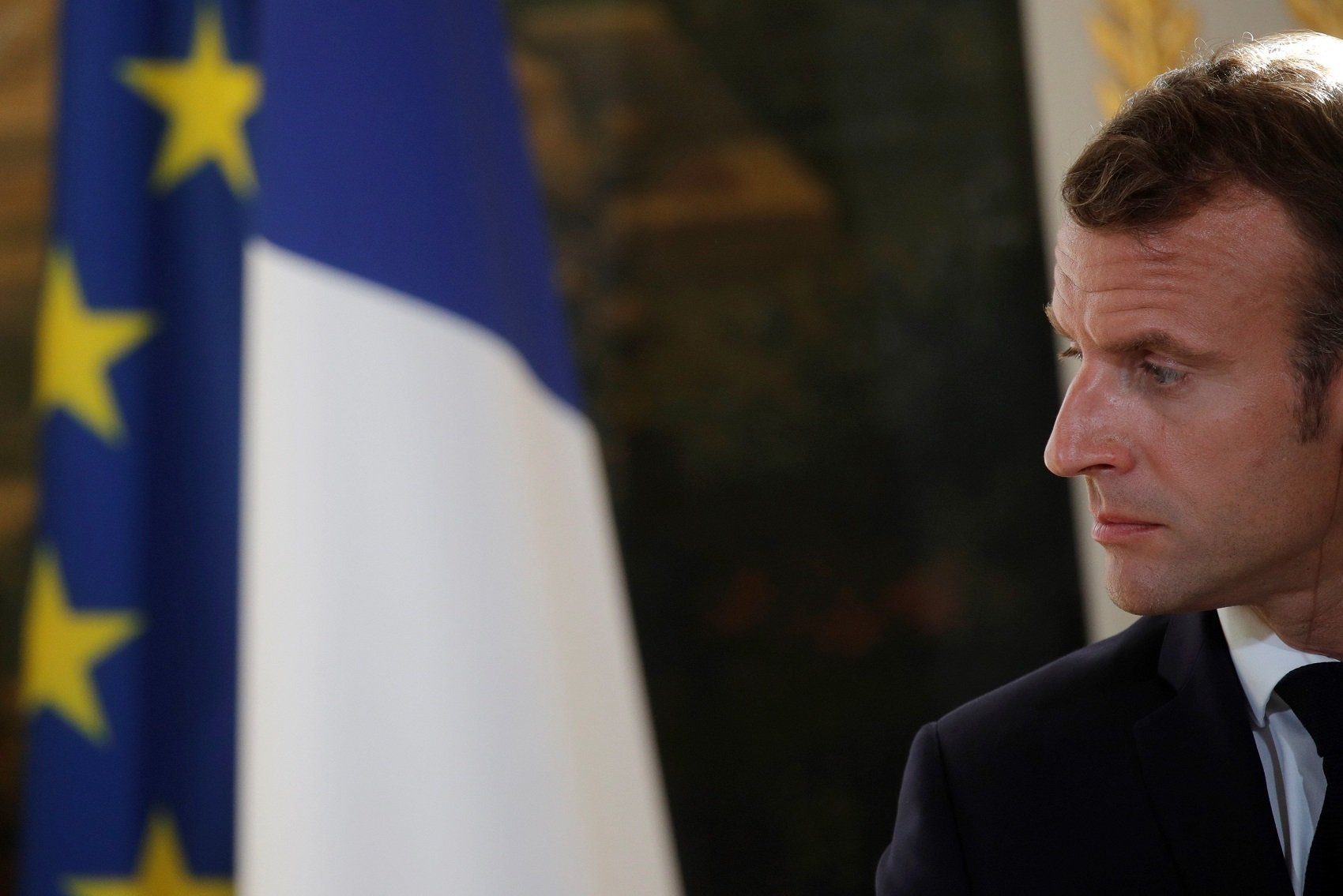 Macron renueva su gobierno para superar la crisis
