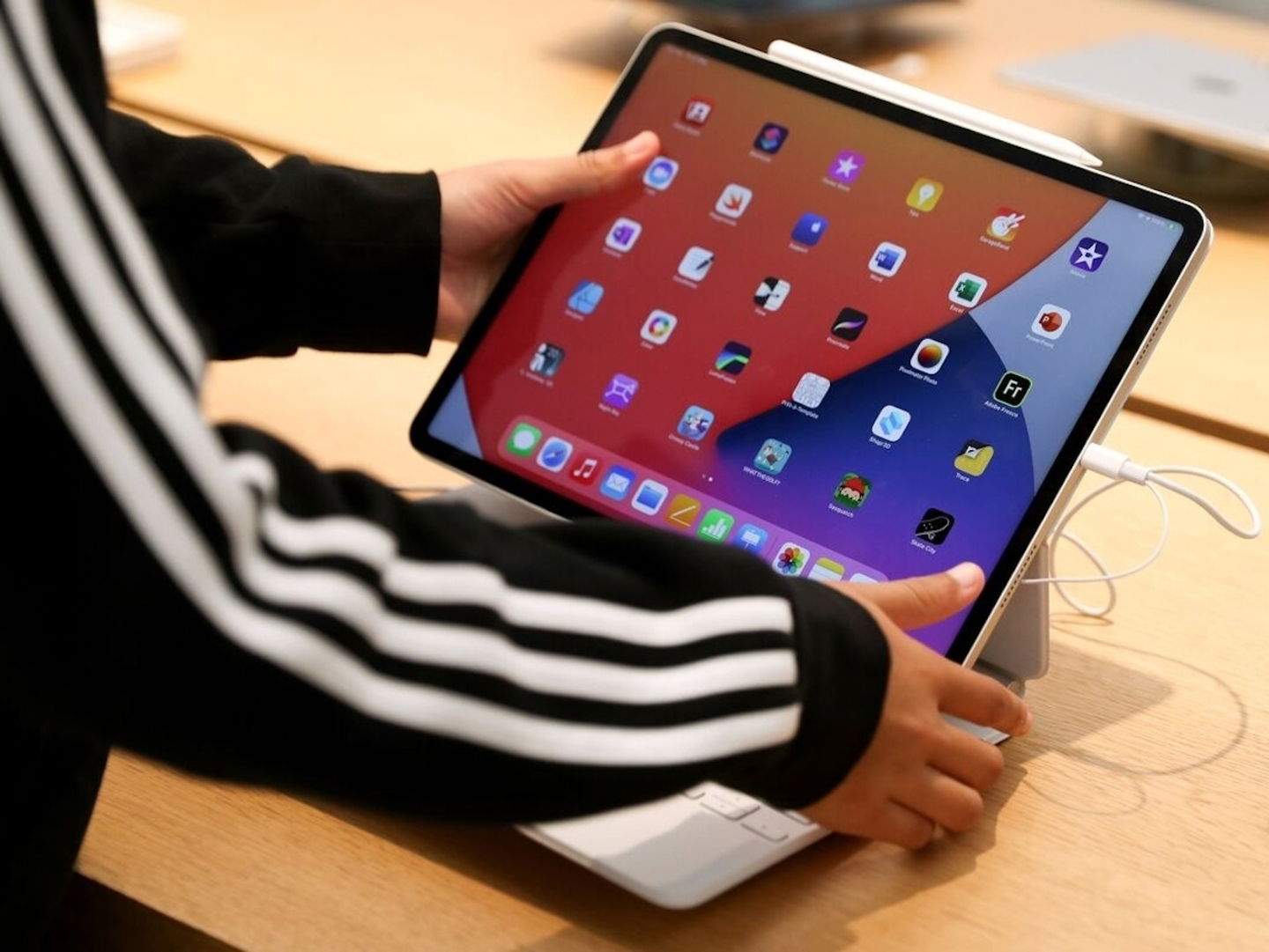 La pròxima generació d'iPad Pro tindrà pantalles OLED arribarà a mitjans de 2024