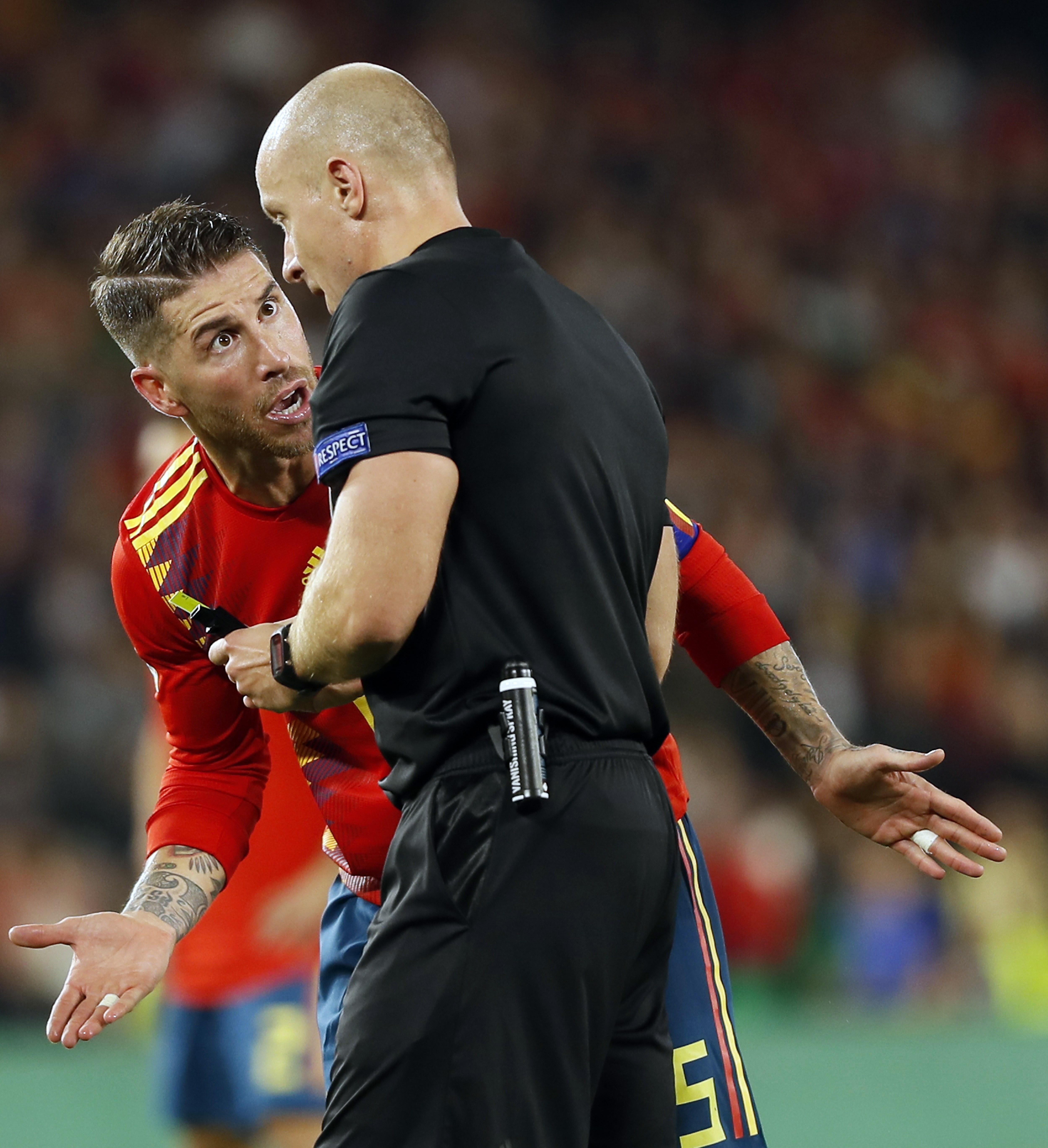 Nova agressió impune de Sergio Ramos amb Espanya