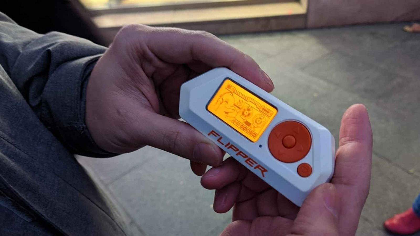 Flipper Zero sigue pudiendo bloquear un iPhone con la última versión de iOS 17