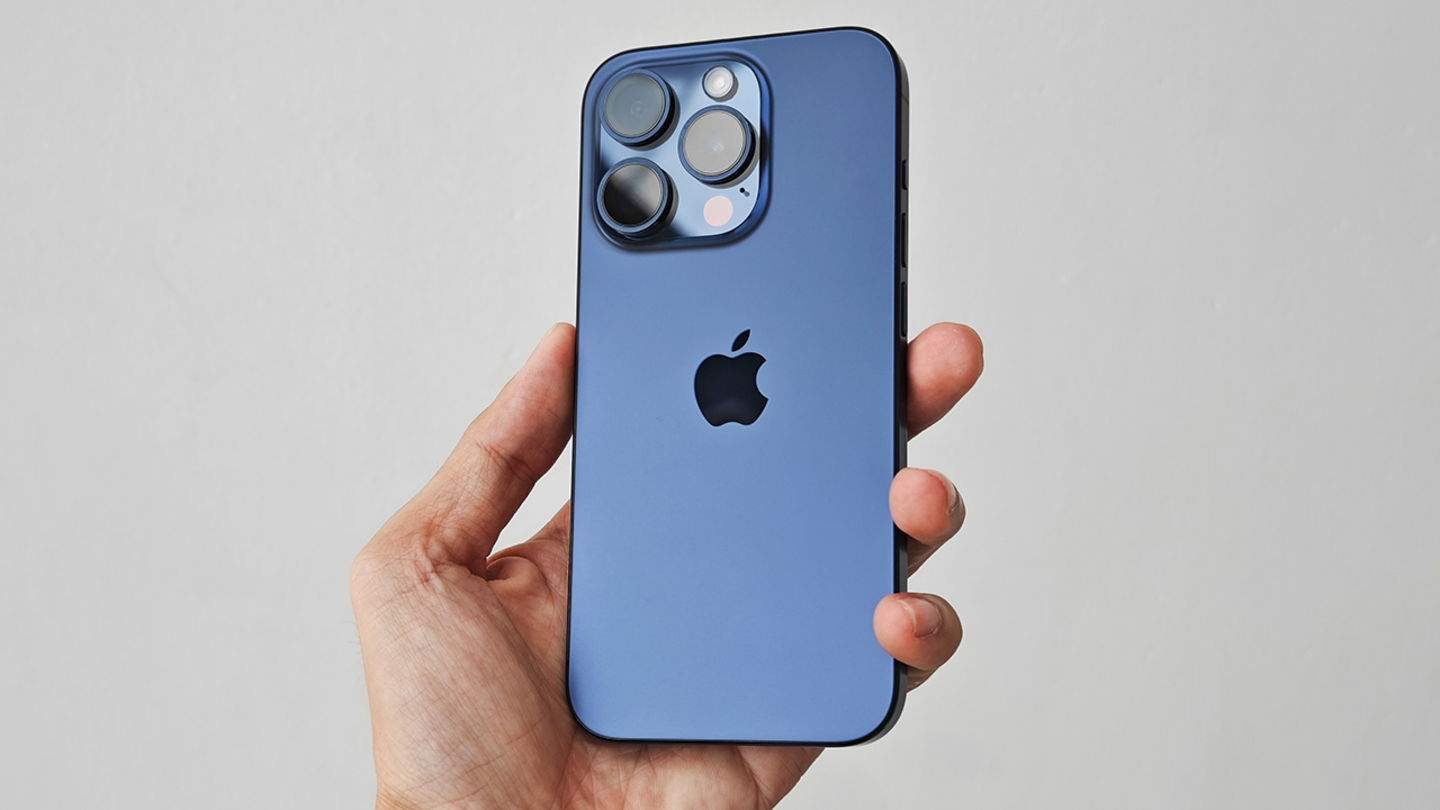 Bombàs: el disseny de l'iPhone i l'Apple Watch podria canviar dràsticament