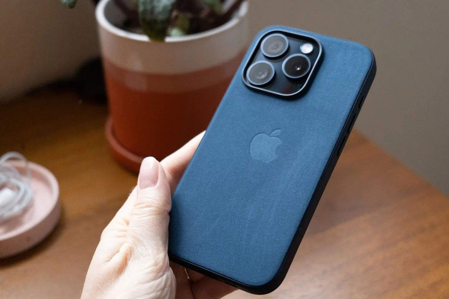 Apple podria deixar de vendre un dels seus productes més polèmics: adeu a FineWoven