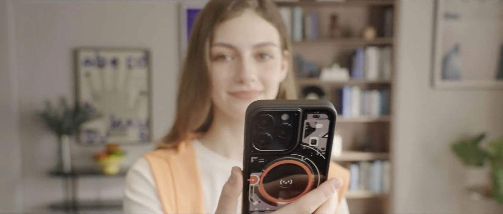 Aquesta curiosa funda per a iPhone ofereix el seu propi botó d'acció personalitzable