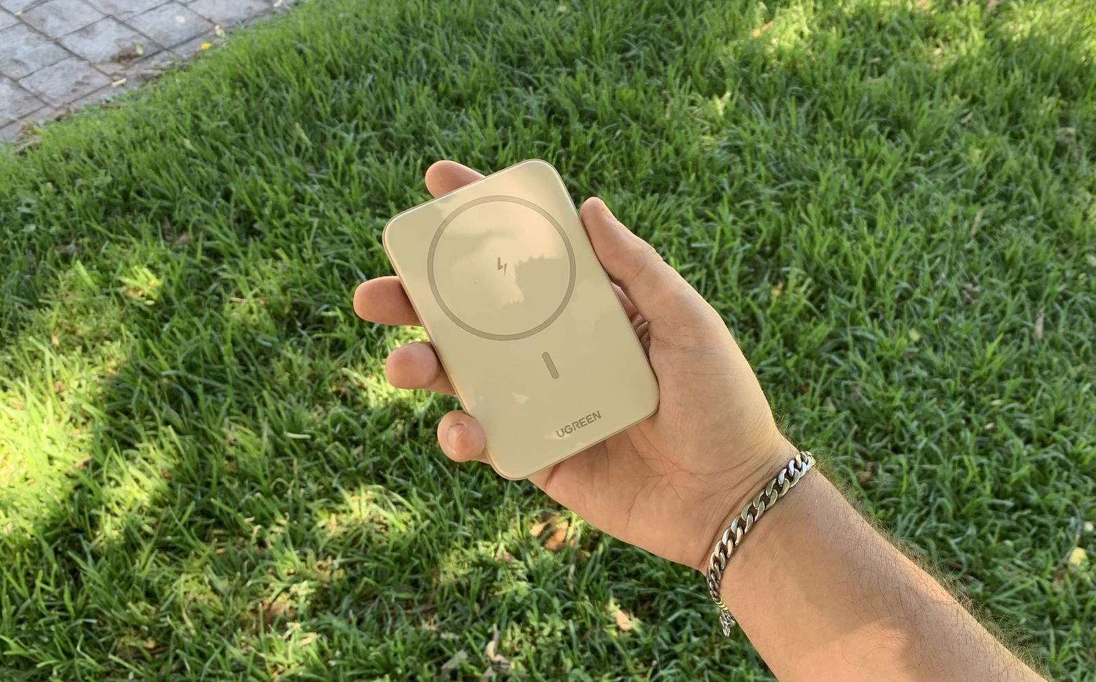 Bateria portàtil UGREEN amb MagSafe: la millor manera de no quedar-te sense bateria al teu iPhone