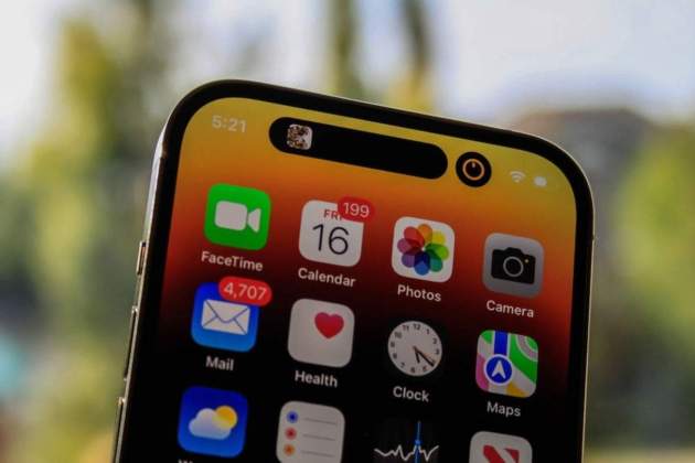 Un iPhone con Isla dinámica y apps nativas