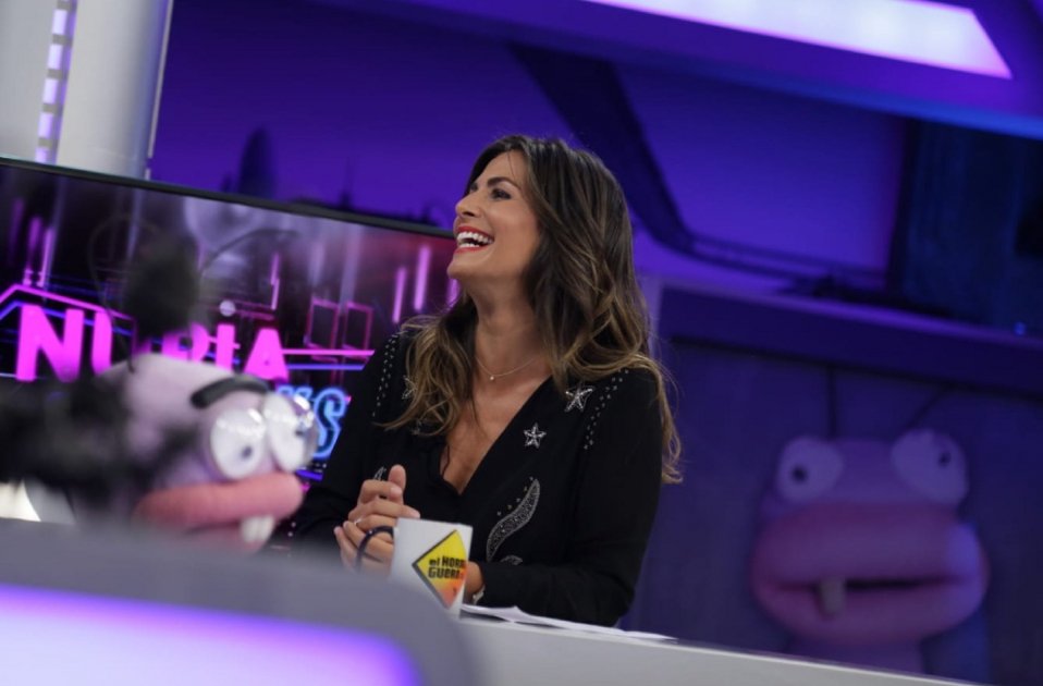 nuria roca sonríe el hormiguero