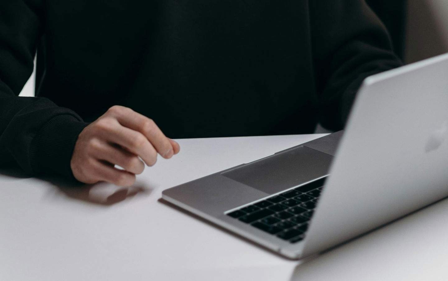 Cómo personalizar los gestos para el trackpad en un Mac