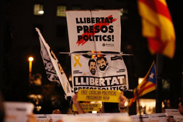 Inicio acto aniversario|cumpleaños encarcelamiento Jordis - sergi alcazar