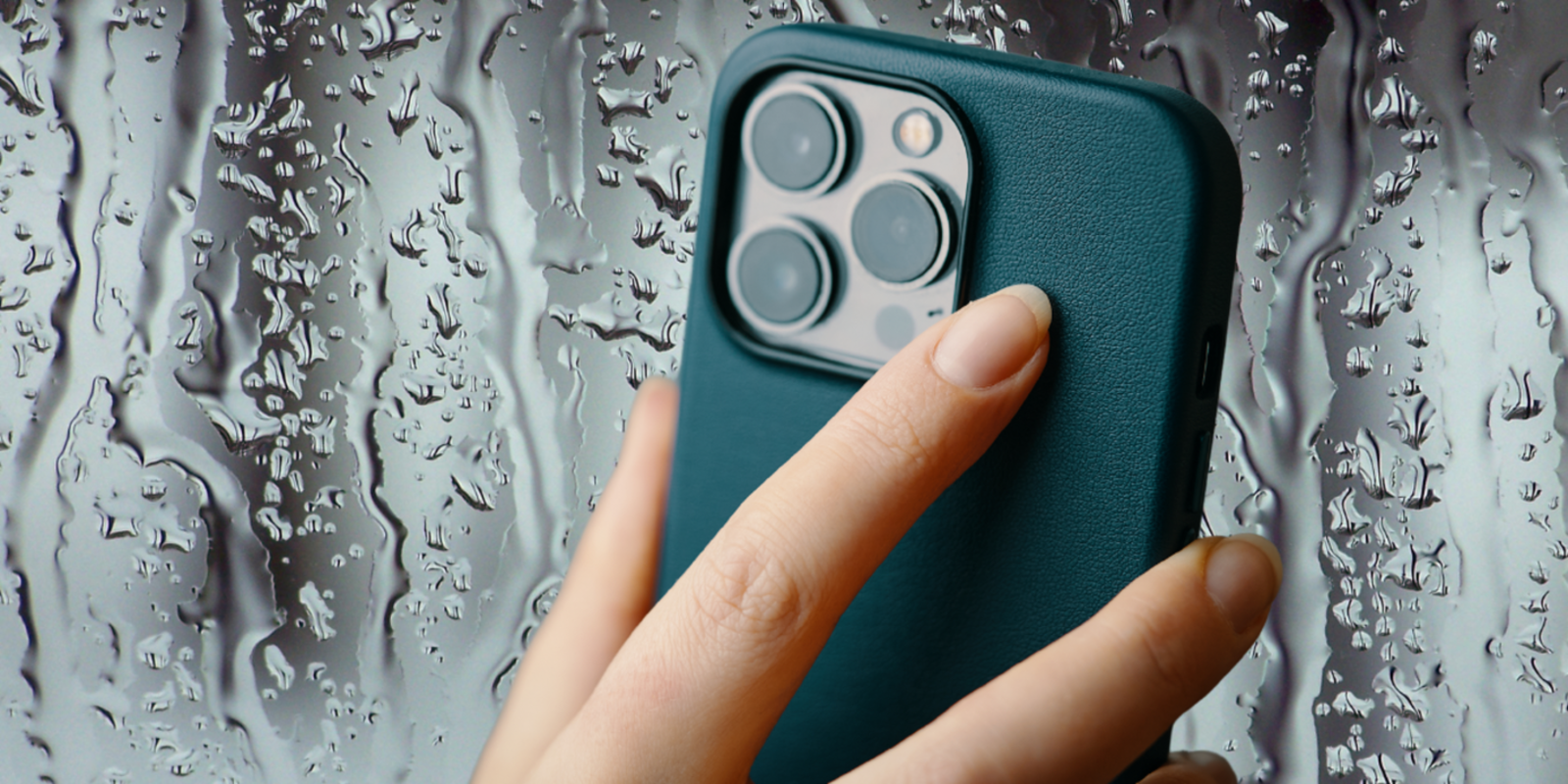 Apple té un problema: nova denúncia per no reparar iPhone danyats per aigua