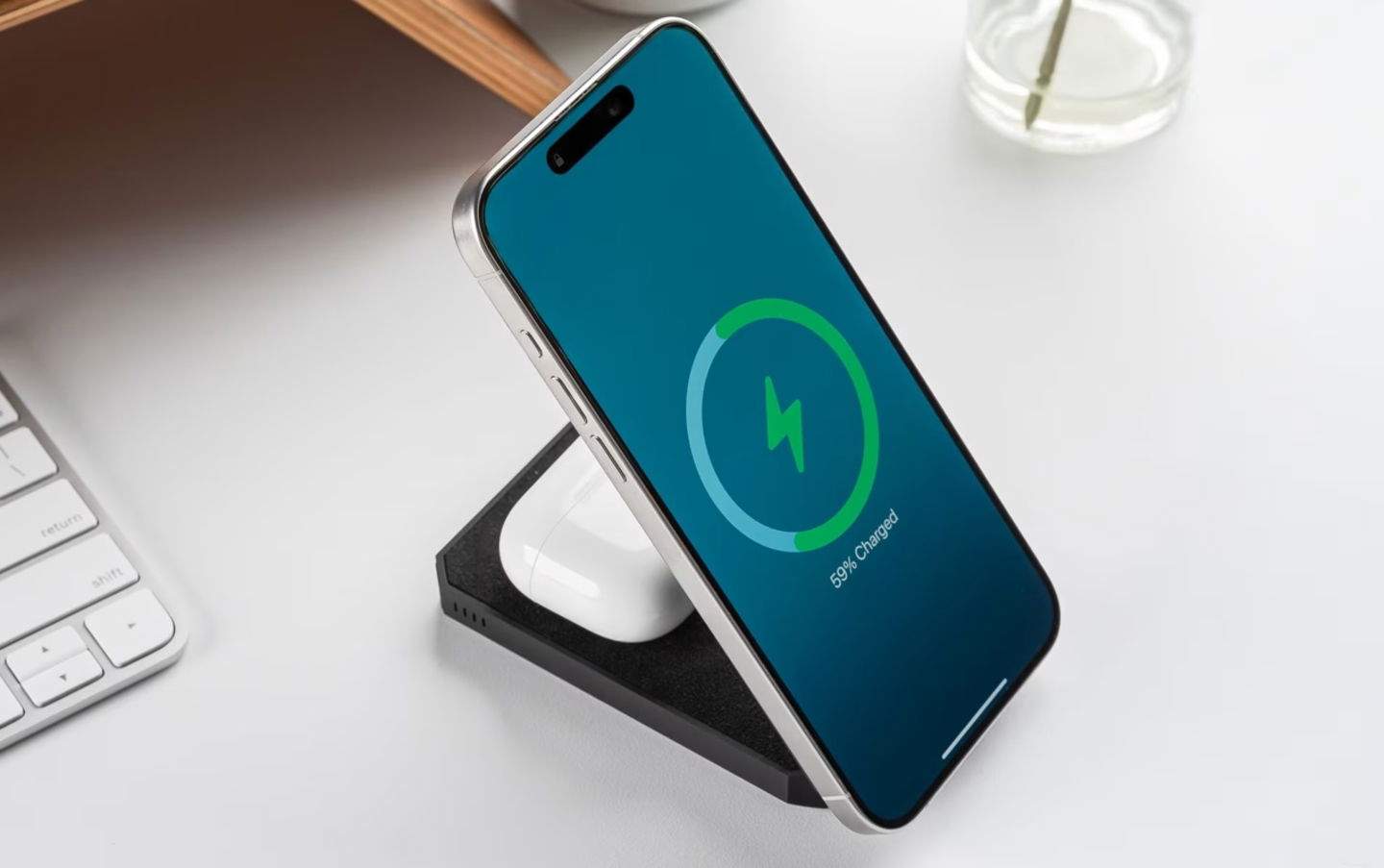 Tesla llança un carregador-bateria MagSafe per a l'iPhone