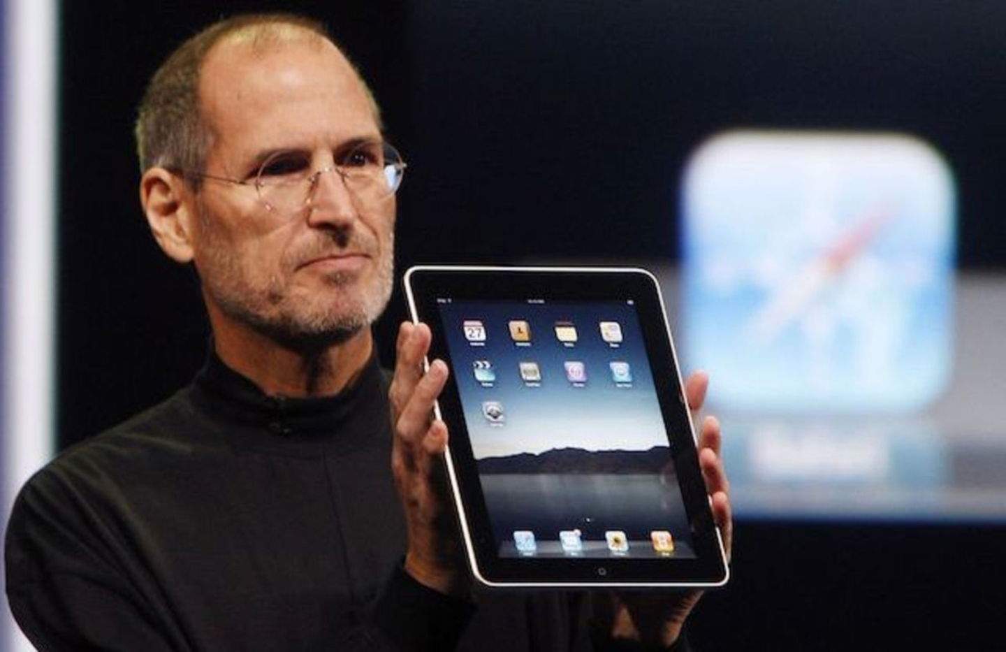El iPad original se diseñó en dos tamaños, pero Jobs lo tenía claro: "tiene que caber en mi mesa de café"