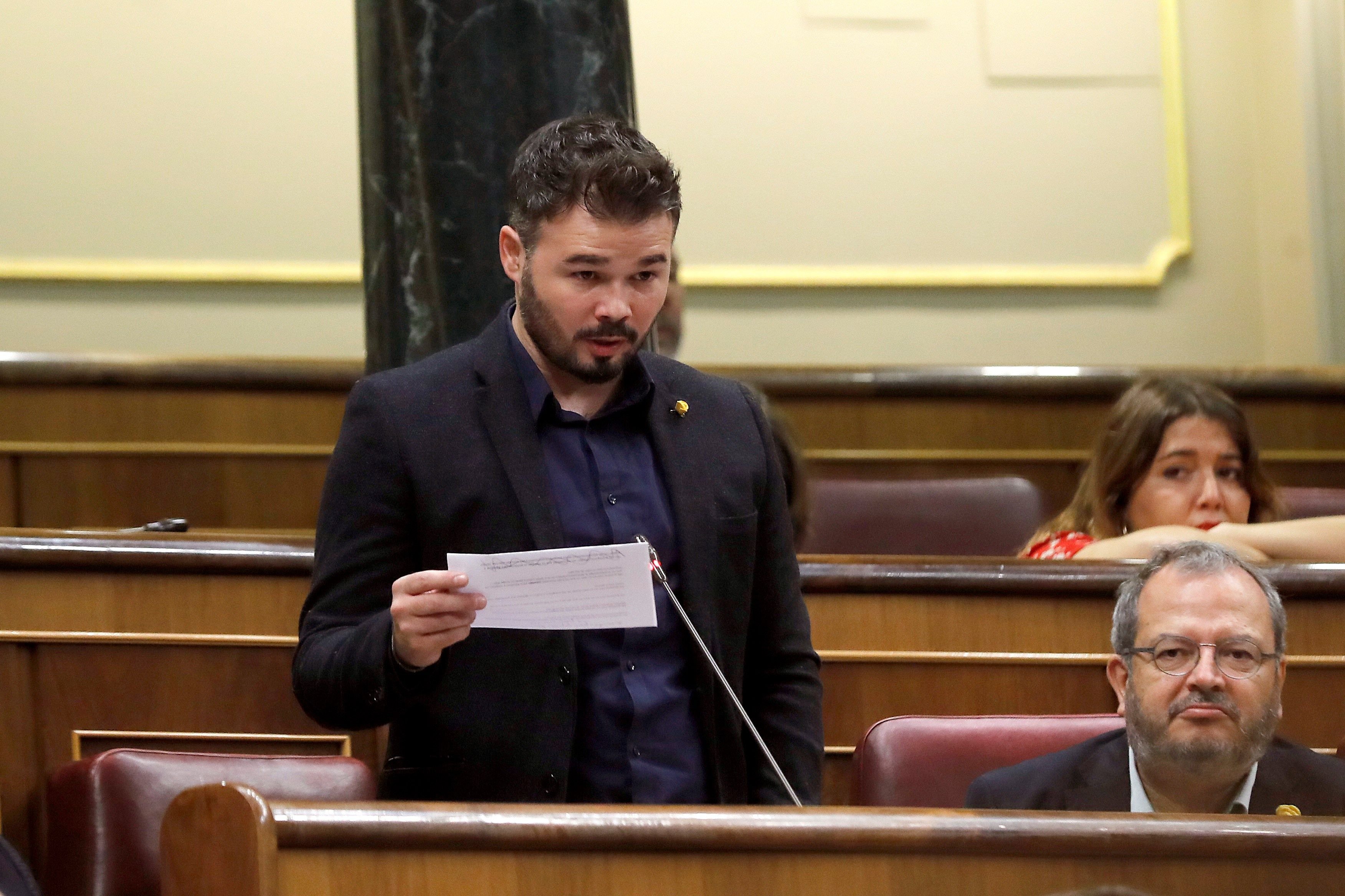 Rufián creu que als jutges "només els falta el logo del PP o PSOE a la toga"