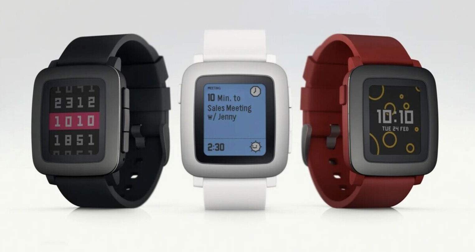 El rellotge Pebble de tinta electrònica tornarà al mercat. I ho fa atacant l'Apple Watch