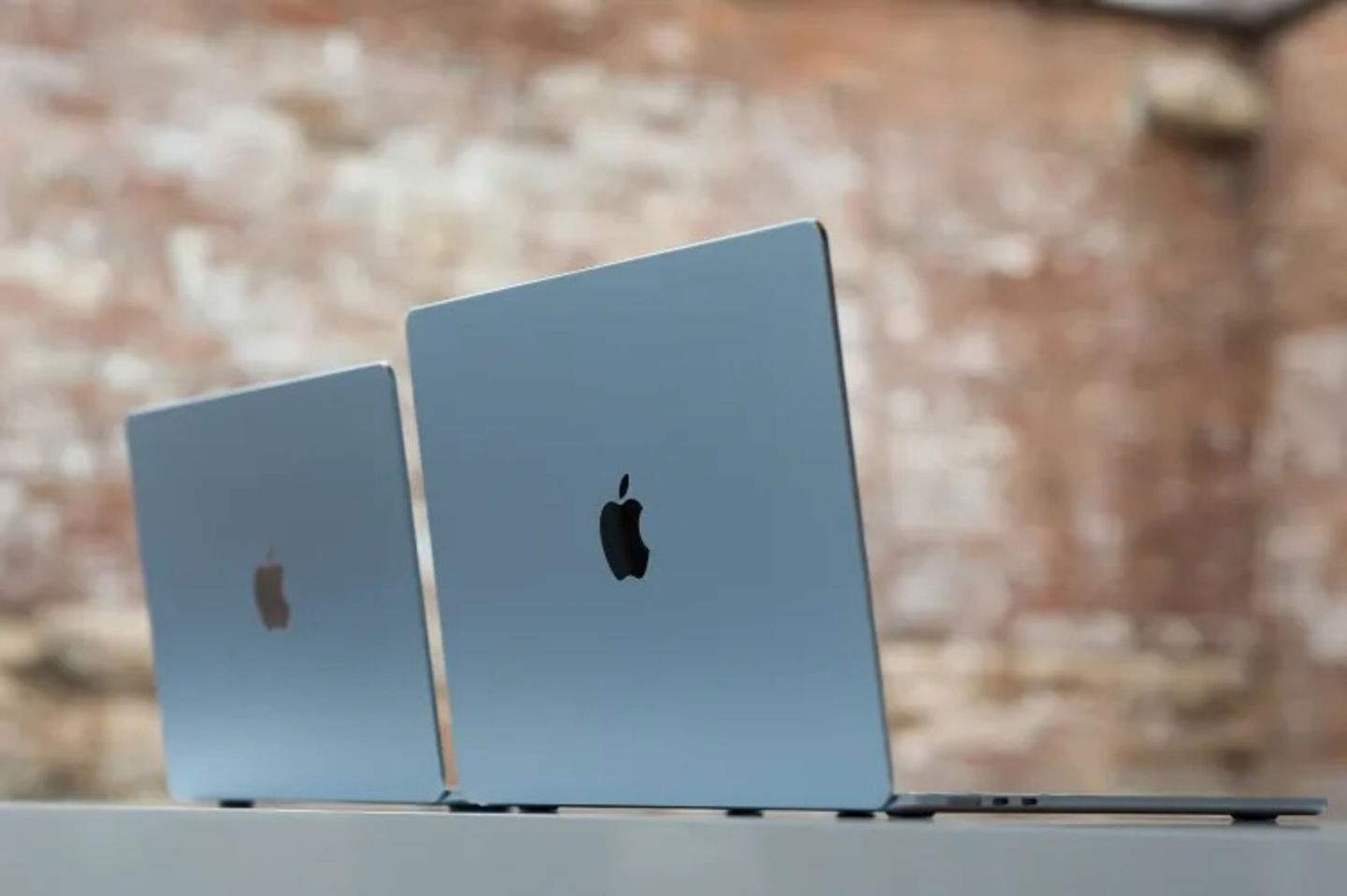 Les primeres imatges del MacBook Air Blau Cel mostren un portàtil molt elegant i cridaner