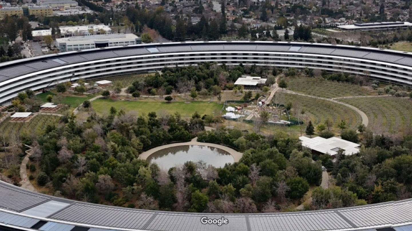 El emblemàtic arc de Sant Martí de l'Apple Park ha desaparegut misteriosament