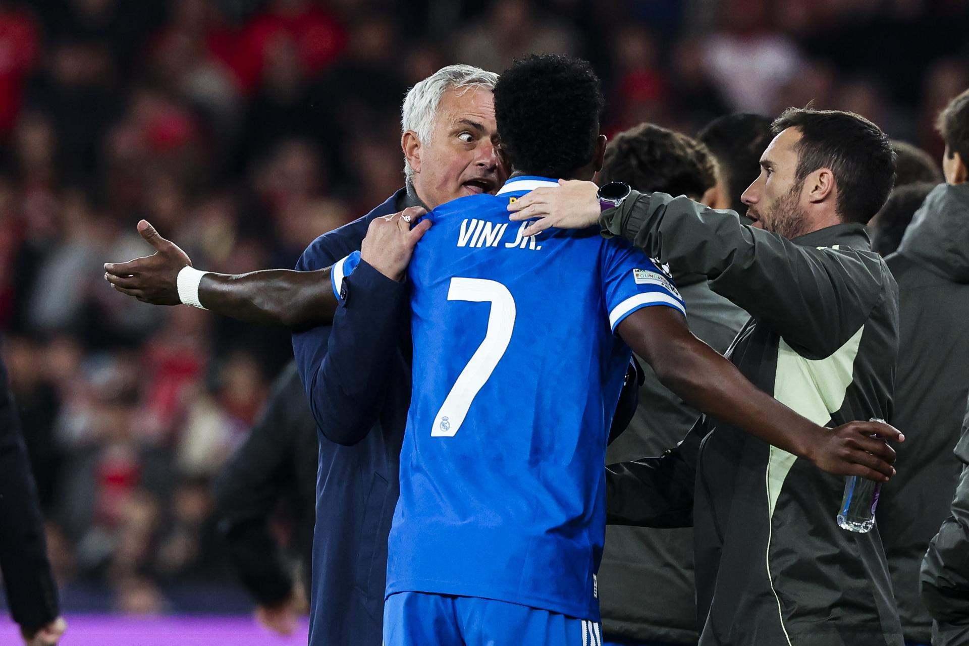 Vinícius, víctima d'insults racistes; i el Benfica i Mourinho passen a l'atac