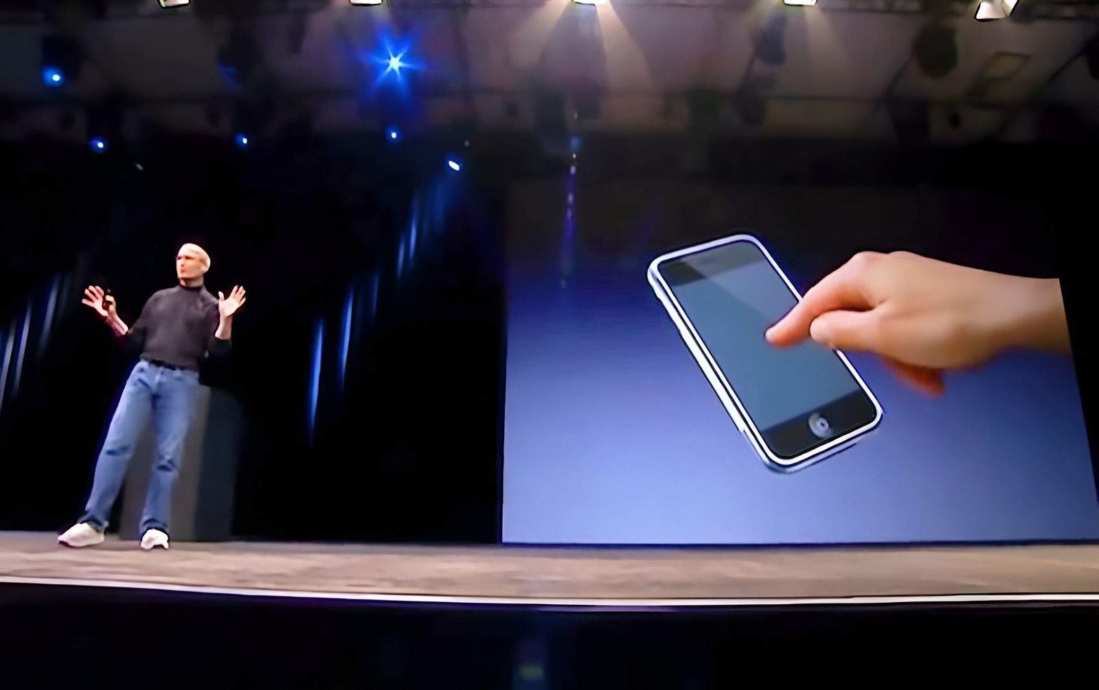 Steve Jobs va forçar un canvi a l'iPhone que, per aquell temps, era un impossible: "Ha de ser de vidre"