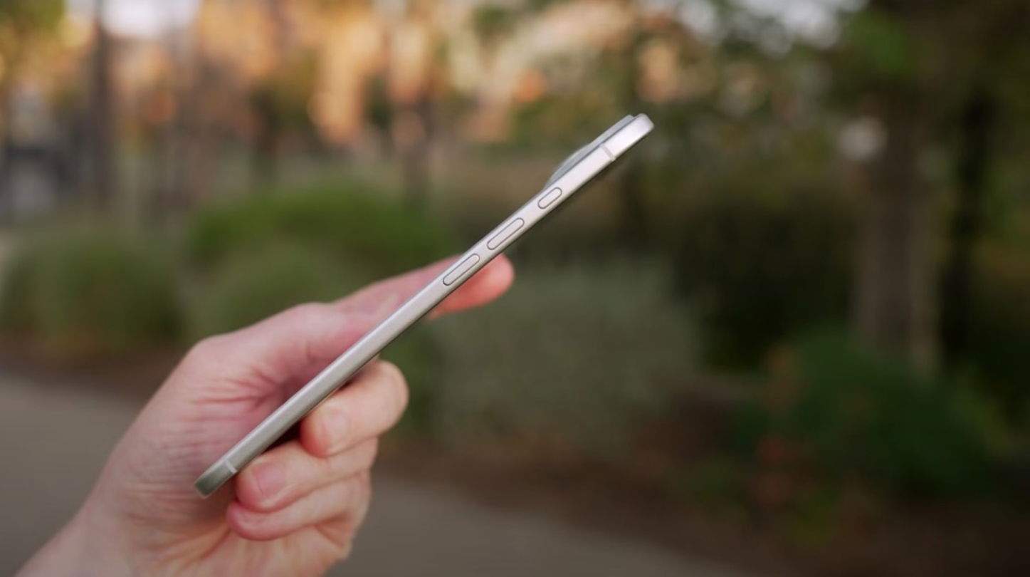 El disseny ultrafí de l'iPhone 17 Air hauria forçat Apple a fer petits canvis en el seu port USB-C