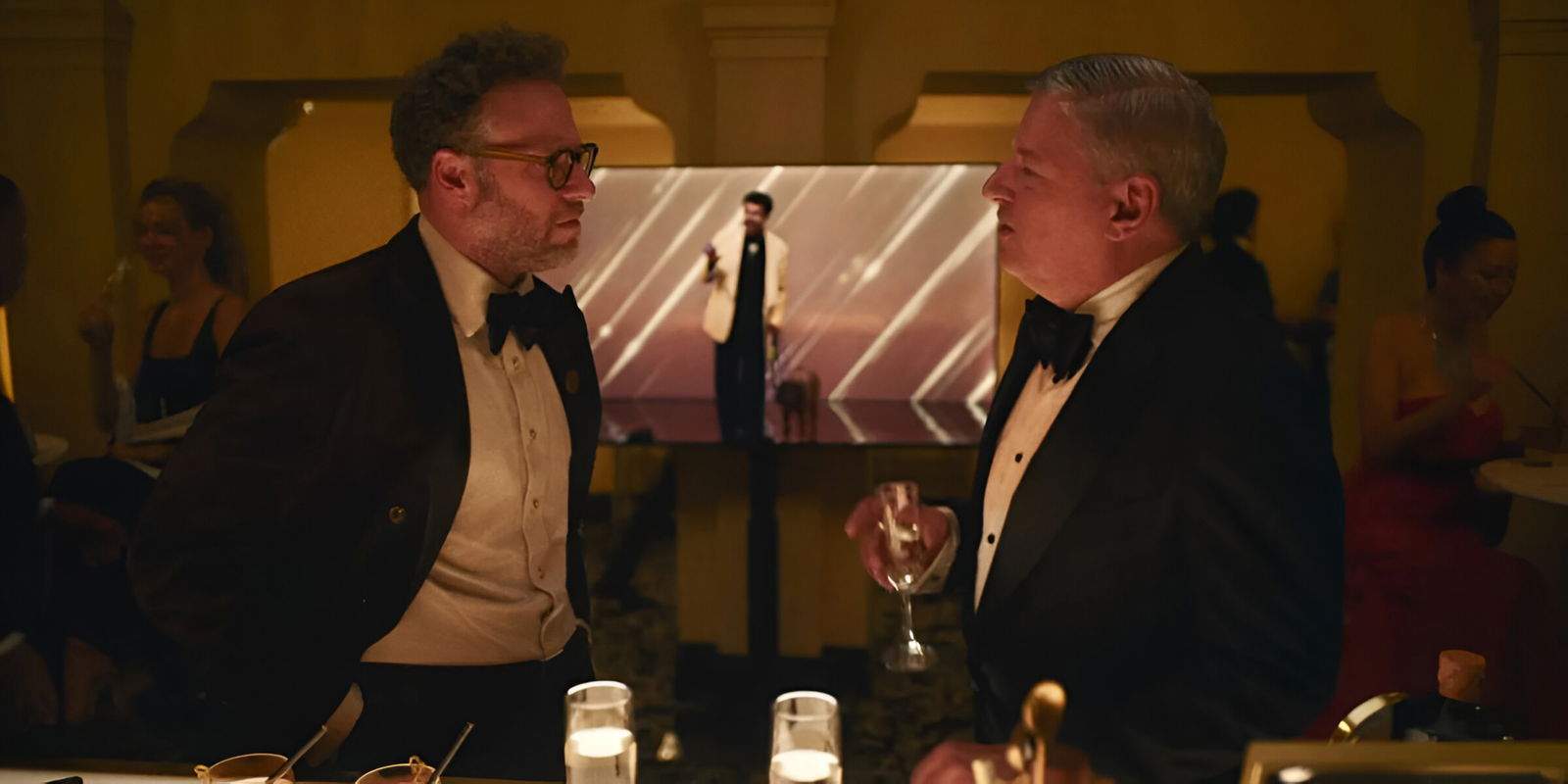 Què fa el CEO de Netflix actuant en una sèrie d'Apple TV+?