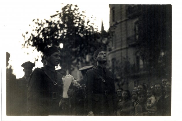 Desfilada a l'avinguda 14 d'abril, harry buckley memorial democràtic