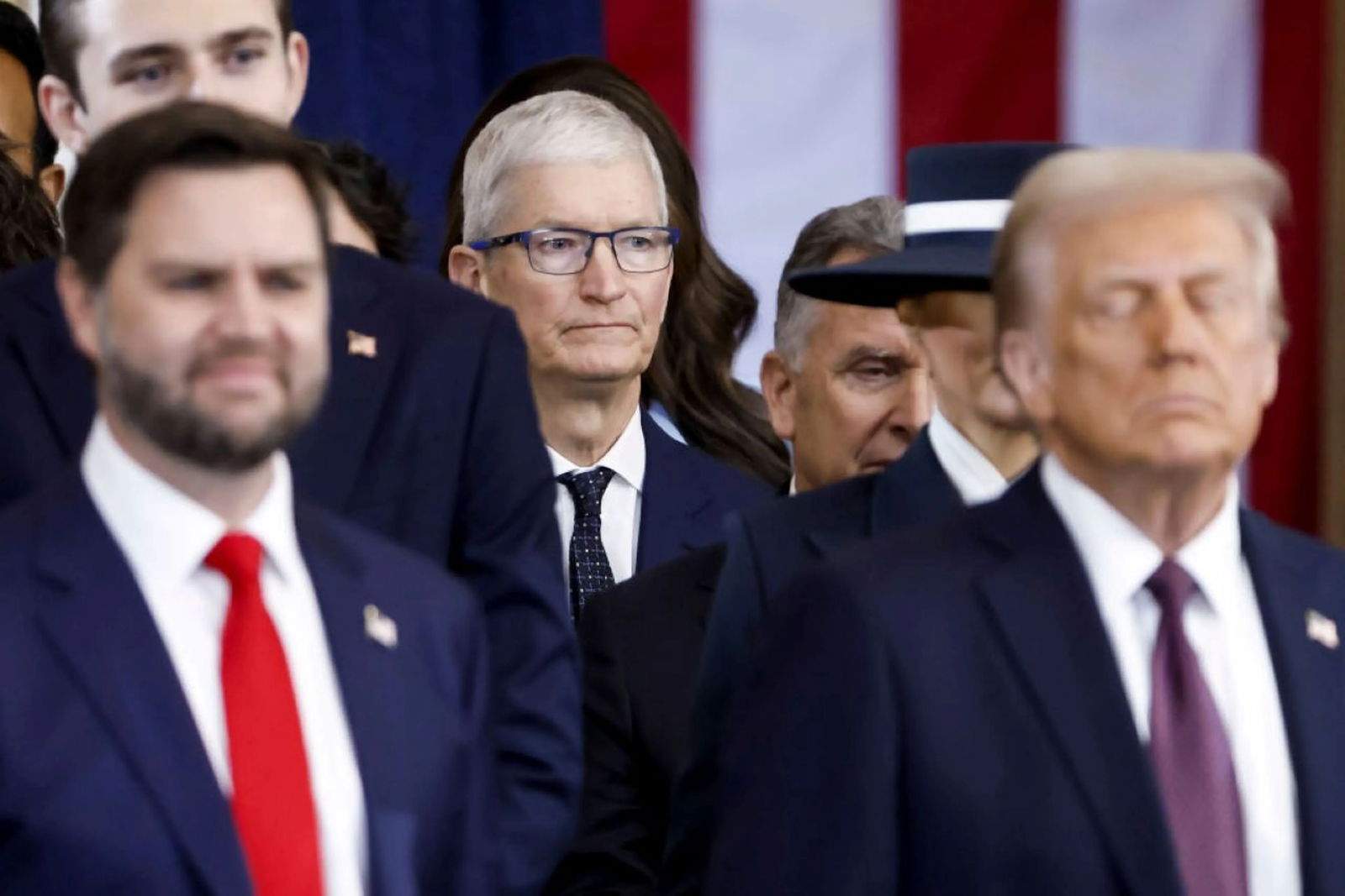 Trump amenaça amb uns aranzels del 25% a l'iPhone si no es fabrica als EUA