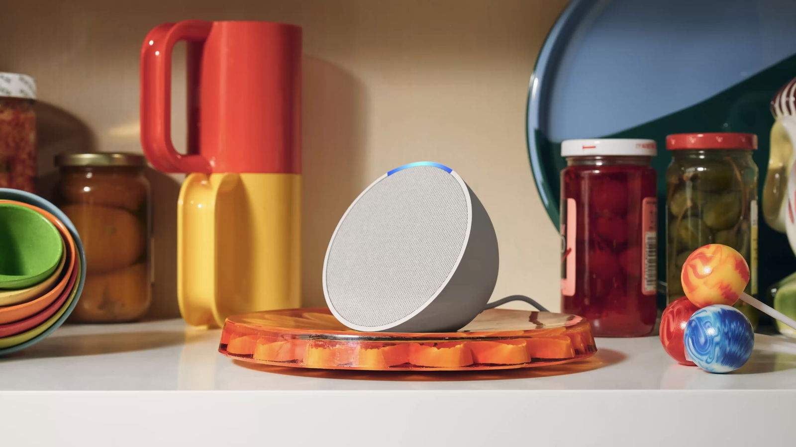 Posar Alexa per menys de 40 euros a qualsevol lloc, una bombeta intel·ligent per 5 euros o un endoll intel·ligent per cèntims: així són els nous xollos que estan triomfant a Amazon