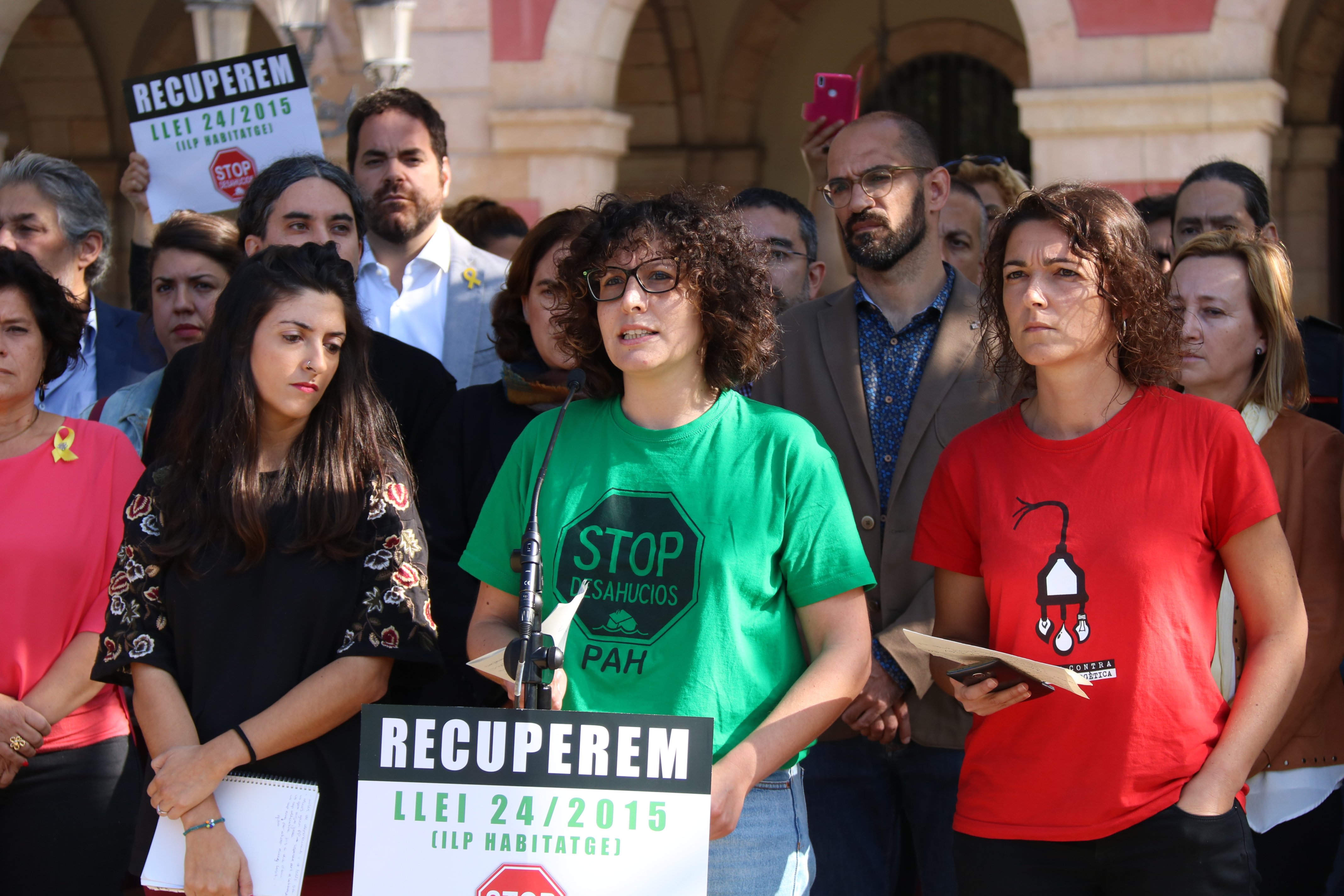 El grupo promotor de Ley de Vivienda exige a Sánchez la retirada del recurso en el TC