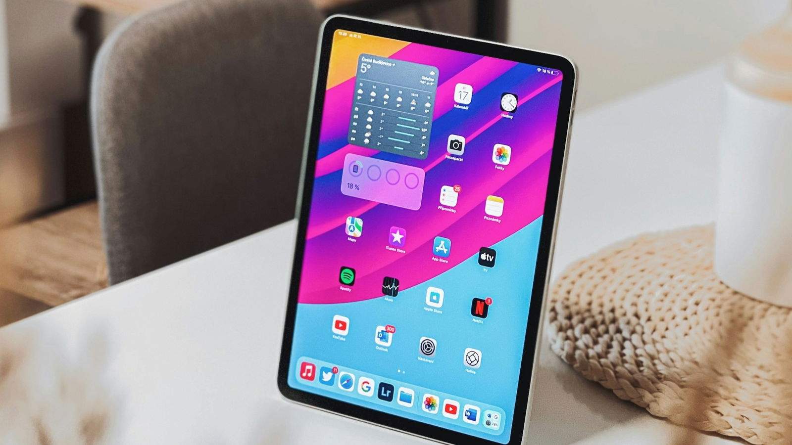 Amb la seva gran pantalla d'11" i la potència del xip A16, aquest és l'iPad que més et recomano comprar ara mateix. I no és el model més car