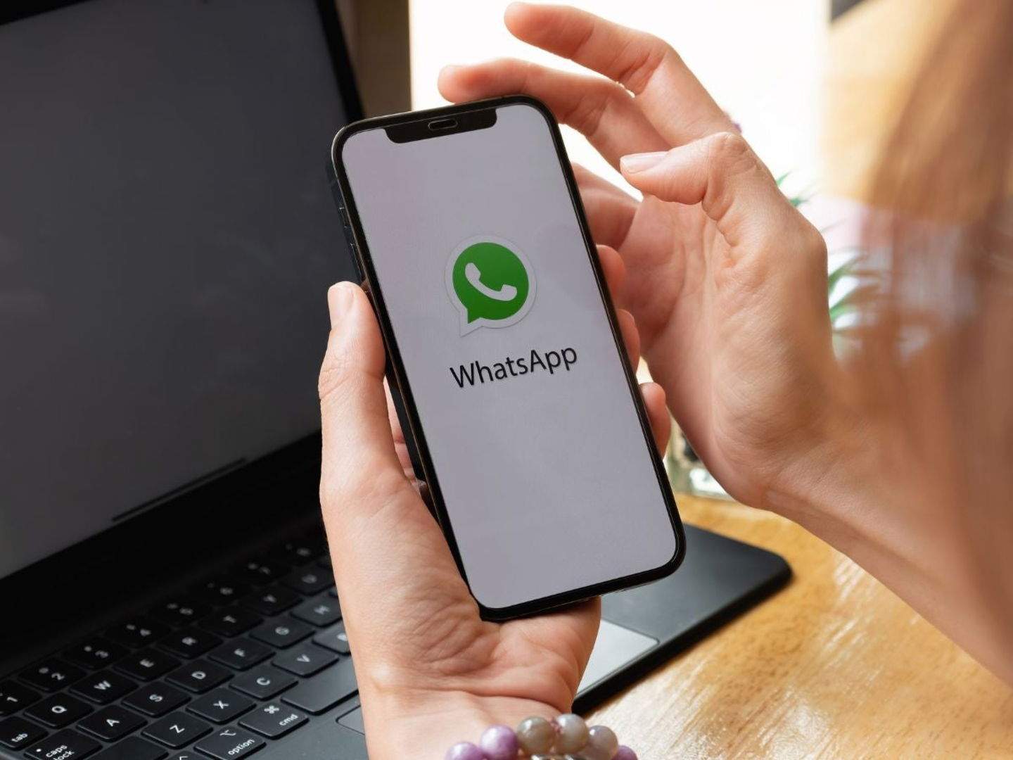 El Congrés dels Estats Units prohibeix l'ús de WhatsApp per seguretat i recomana usar iMessage