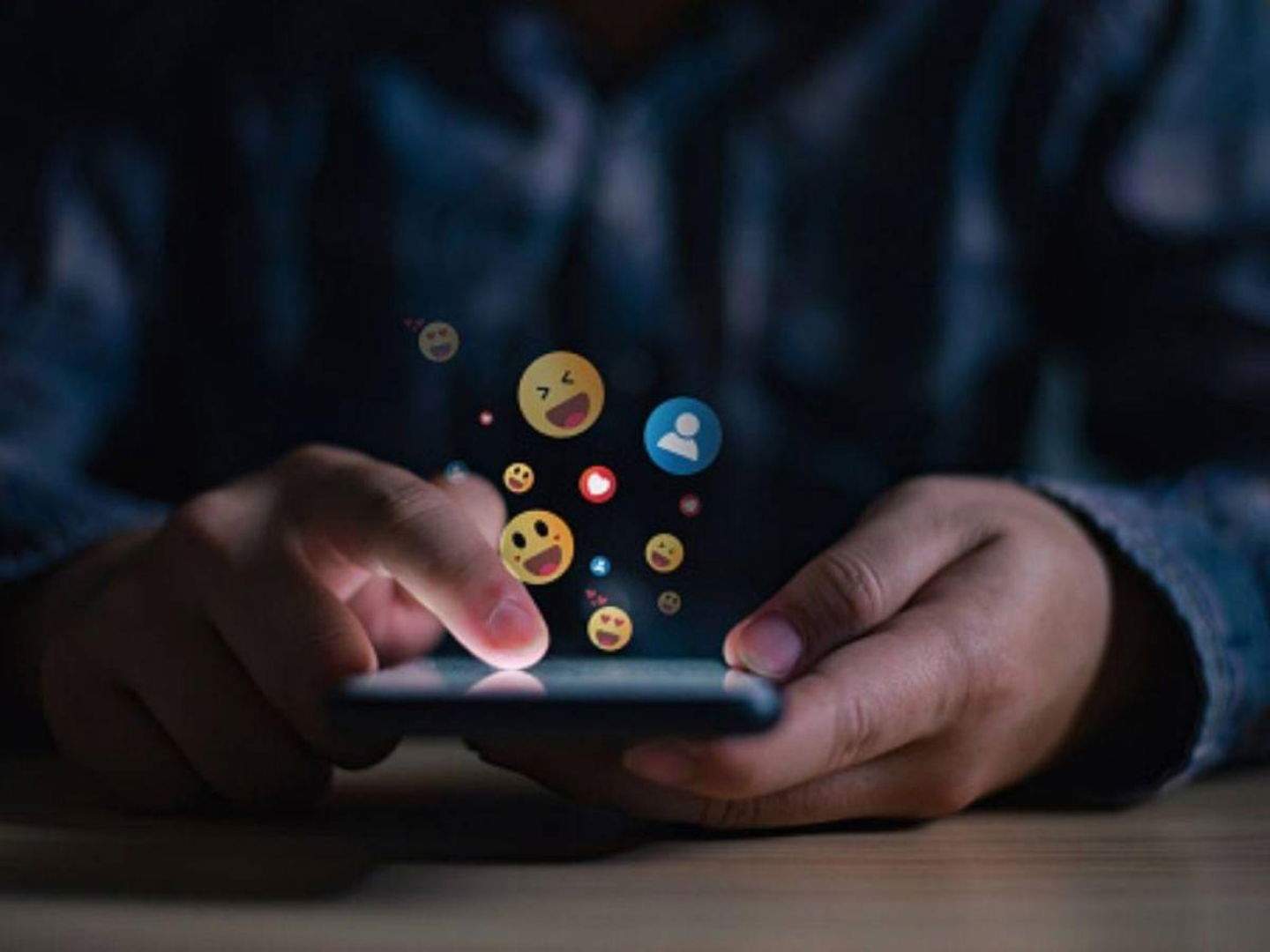 WhatsApp va a mejorar las reacciones incluyendo las llamadas de voz y videollamadas