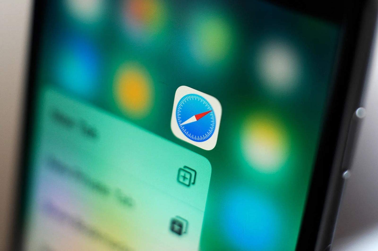 ¿Debería Apple adquirir un motor de búsqueda con IA?