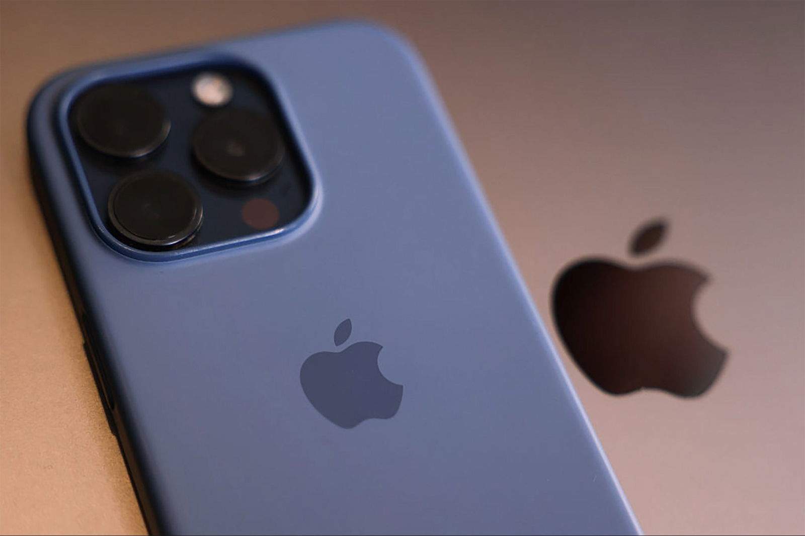 Trump diu que Apple fabricarà als Estats Units i que invertirà 100 mil milions de dòlars