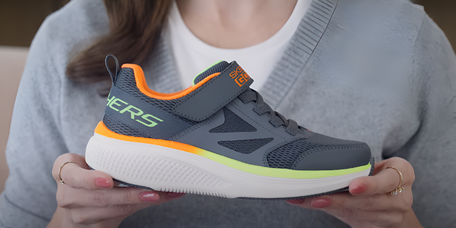 Estas zapatillas con AirTag "van un paso más allá": están diseñadas para localizar a tus hijos