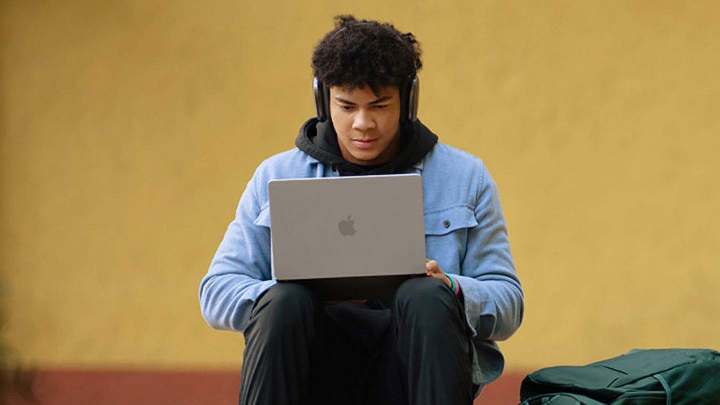 Precio mínimo histórico para el MacBook más popular de Apple en Amazon. Es la oferta que estabas esperando