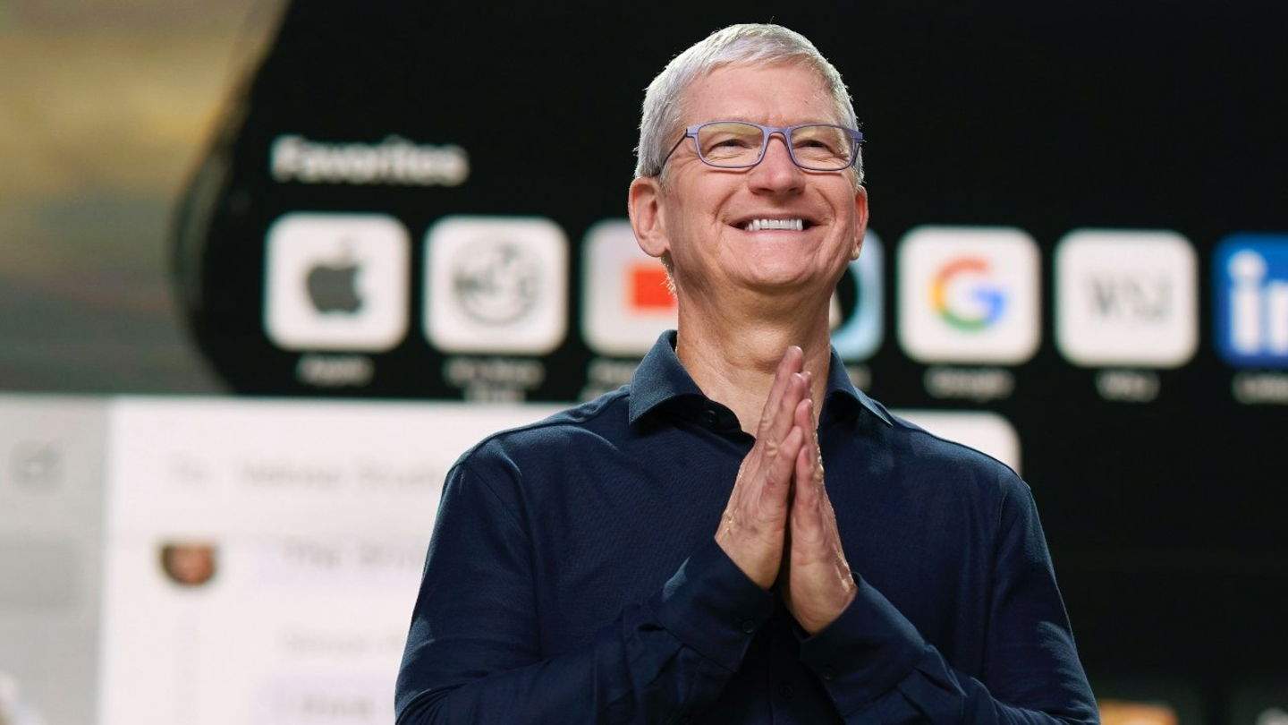 El CEO de Apple, Tim Cook, cumple 65 años en medio de los rumores sobre su posible sucesor