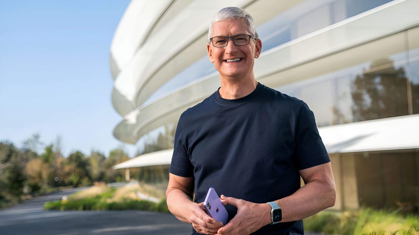 Tim Cook podría dejar de ser el CEO de Apple en 2026