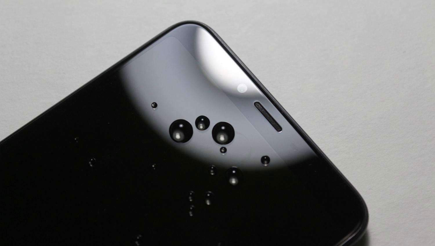 Com evitar que la pantalla del teu telèfon intel·ligent perdi un revestiment secret que fa que es vegi millor