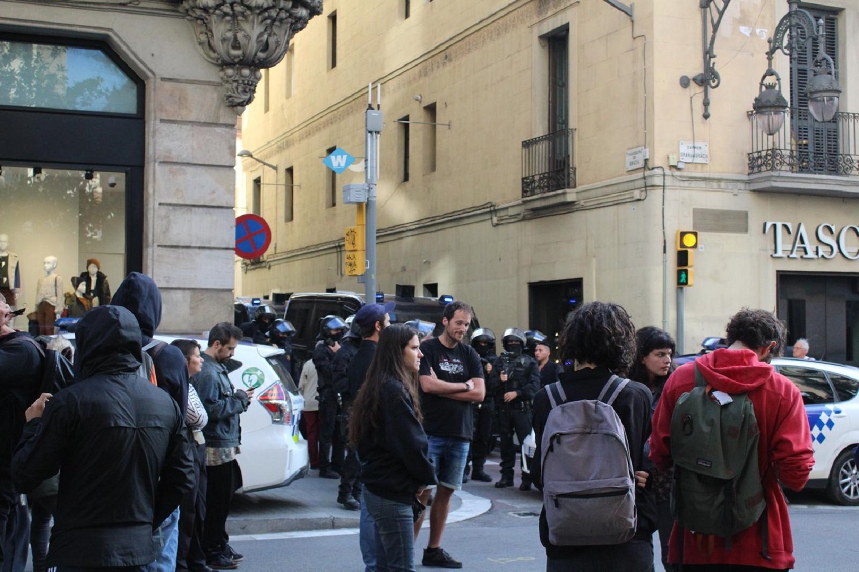 La embajada de los EE.UU. recomienda evitar el barrio de Gràcia