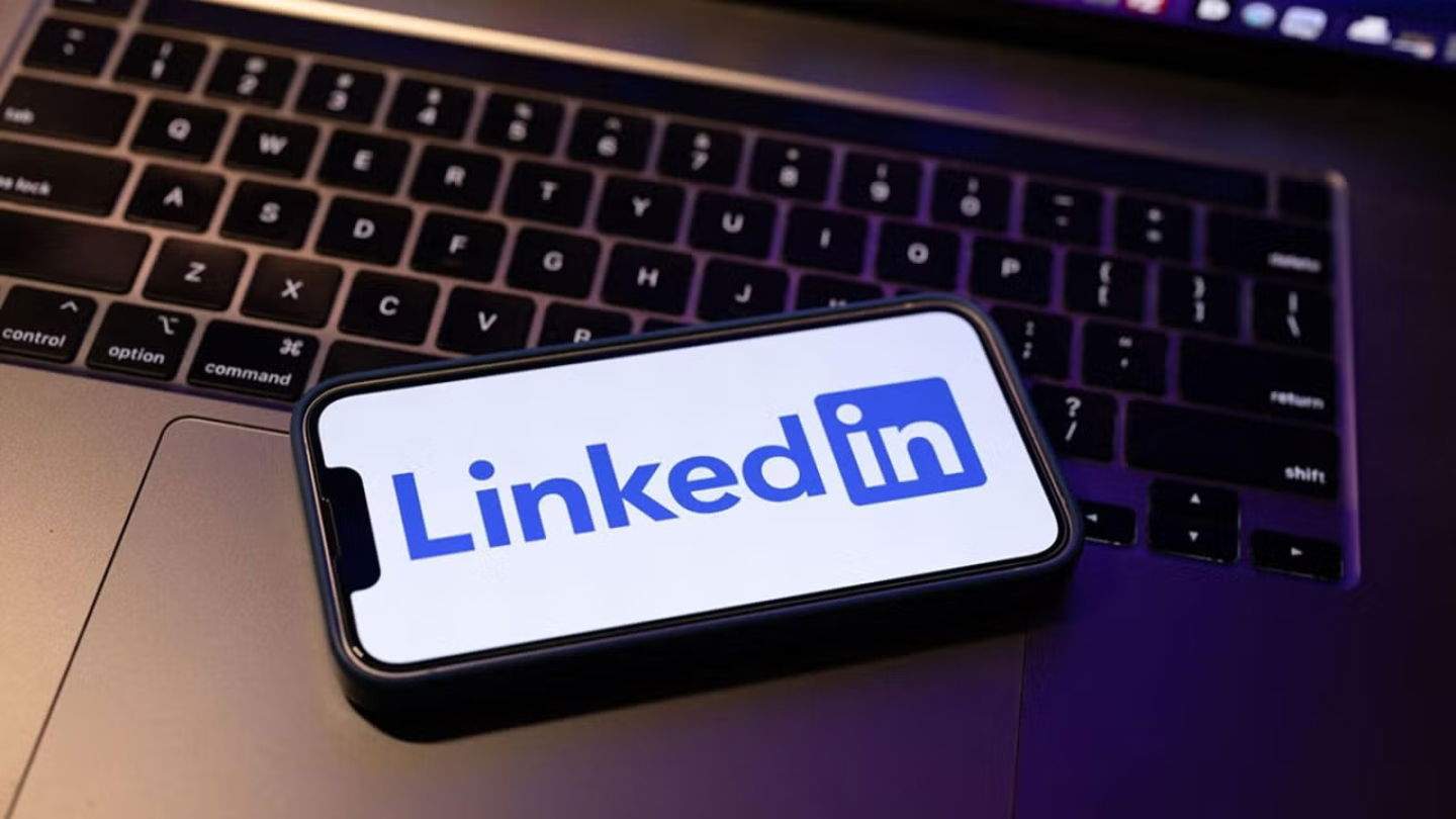 Una nueva IA llega a LinkedIn para mejorar todavía más la principal función de la plataforma: encontrar trabajo
