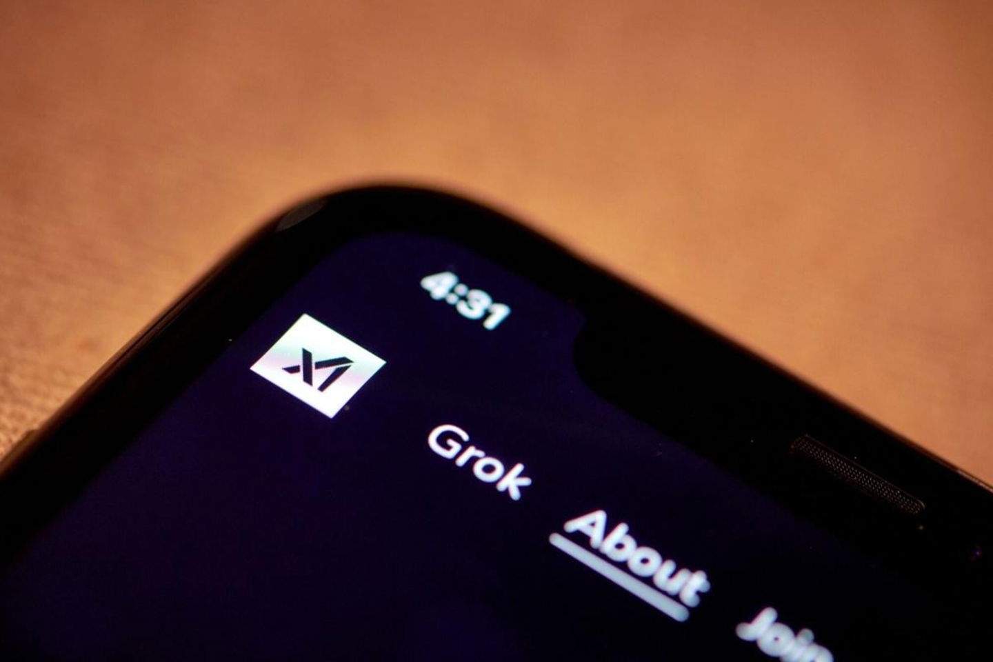 Elon Musk vol que Siri es basi en Grok, la seva IA. Però sembla que Google té avantatge