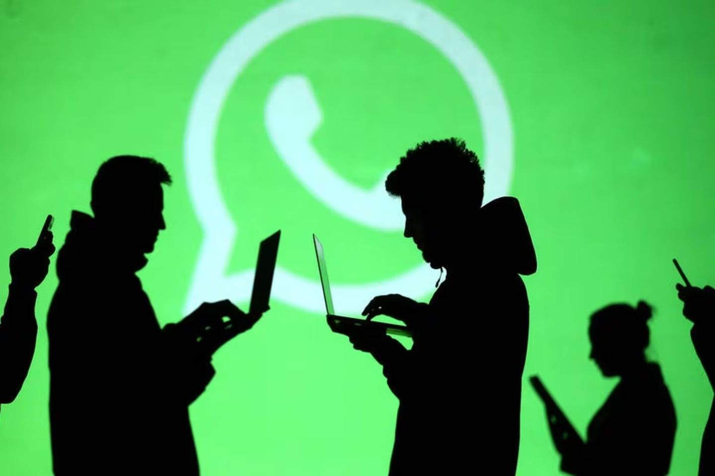 WhatsApp sufre una enorme brecha de seguridad que expone los números de teléfono de millones de usuarios (incluido el tuyo)