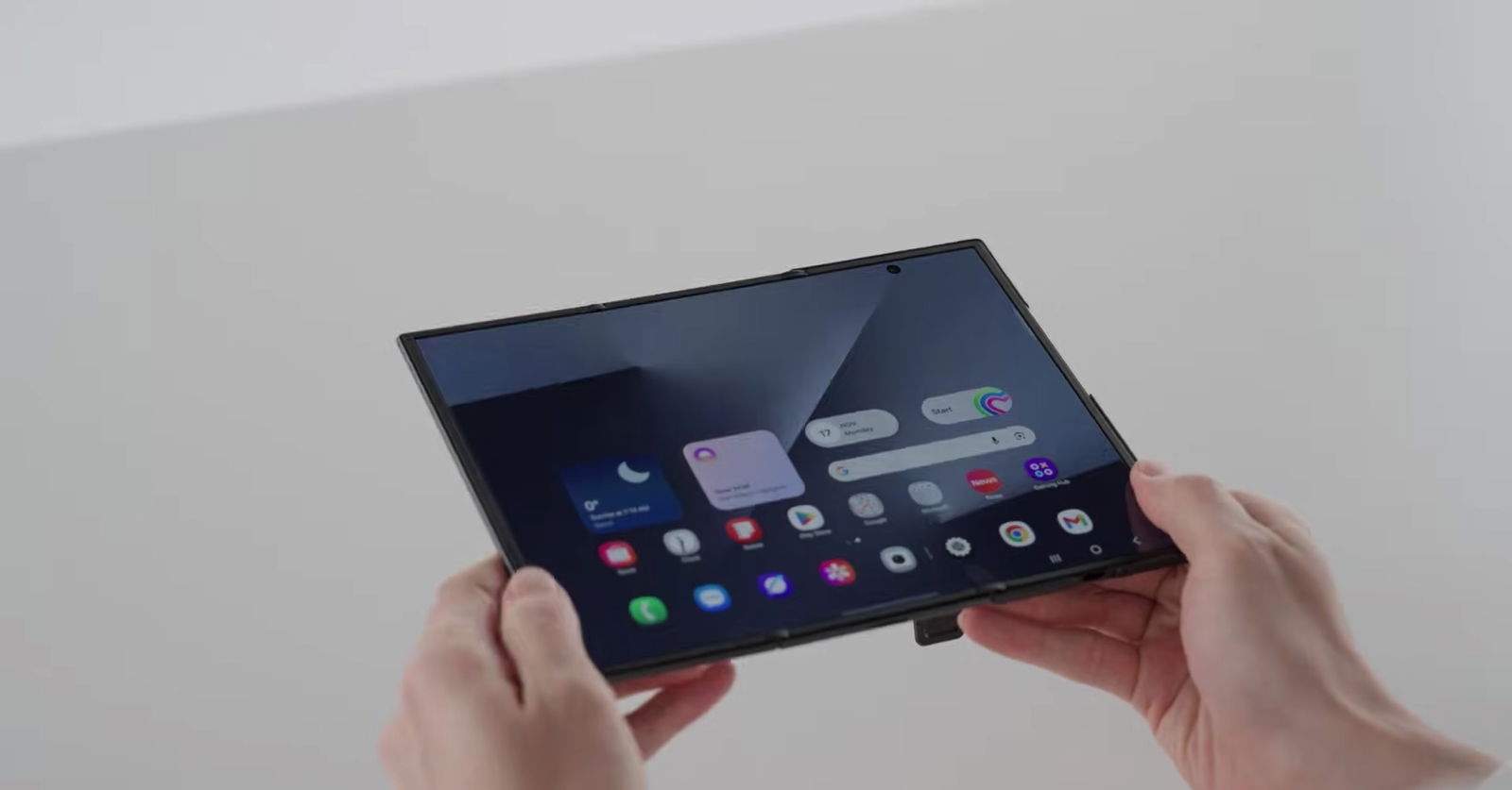 Unboxing oficial de Samsung Galaxy Z TriFold: 10 polzades de pantalla a la teva butxaca