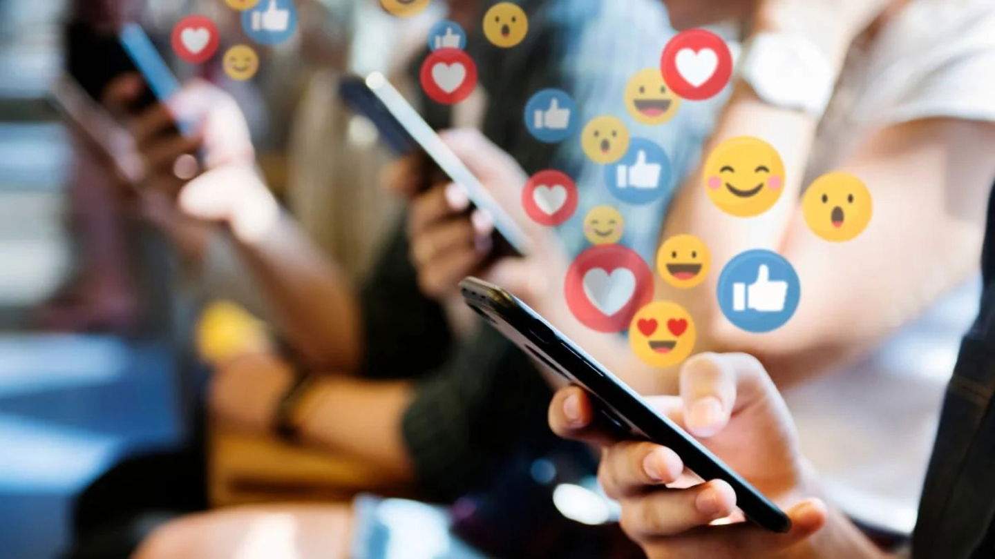 Els adolescents europeus es queden sense xarxes socials i sense "scroll" infinit