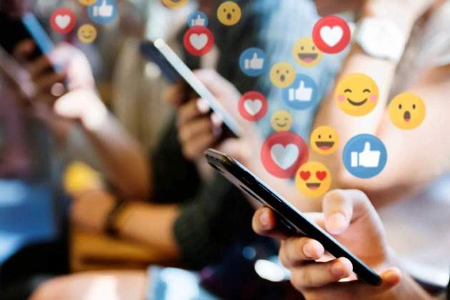 El Parlamento Europeo regula el uso de móviles y redes sociales en adolescentes El Parlamento Europeo regula el uso de móviles y redes sociales en adolescentes