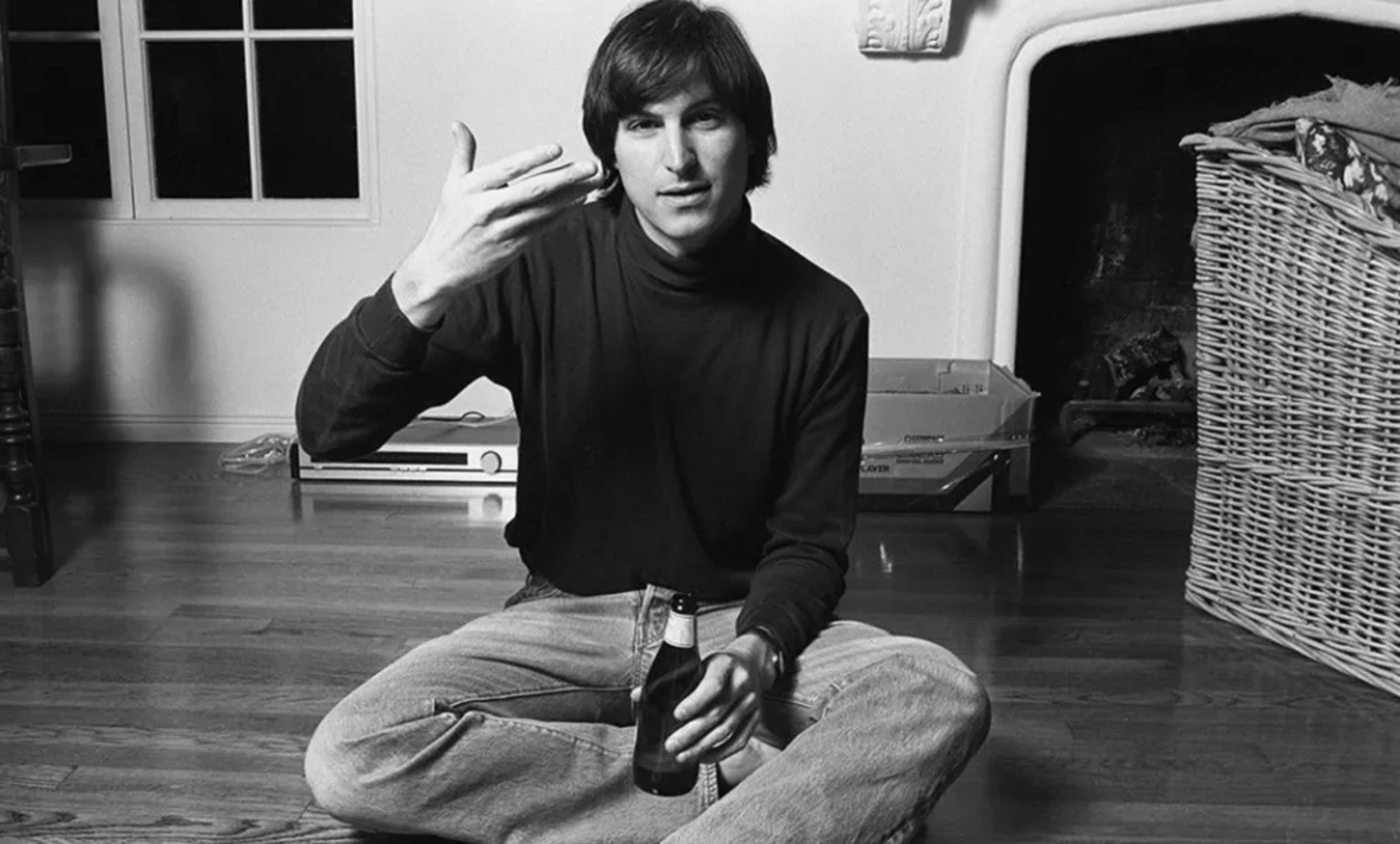 Un jove Steve Jobs, una furgoneta Volkswagen i el somni que va canviar el món: així va aconseguir els diners per crear Apple
