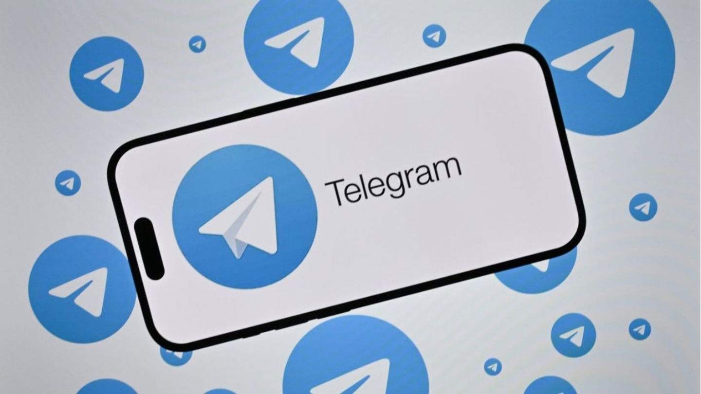 El nou disseny Liquid Glass d'iOS 26 arriba a Telegram acompanyat per resums d'IA